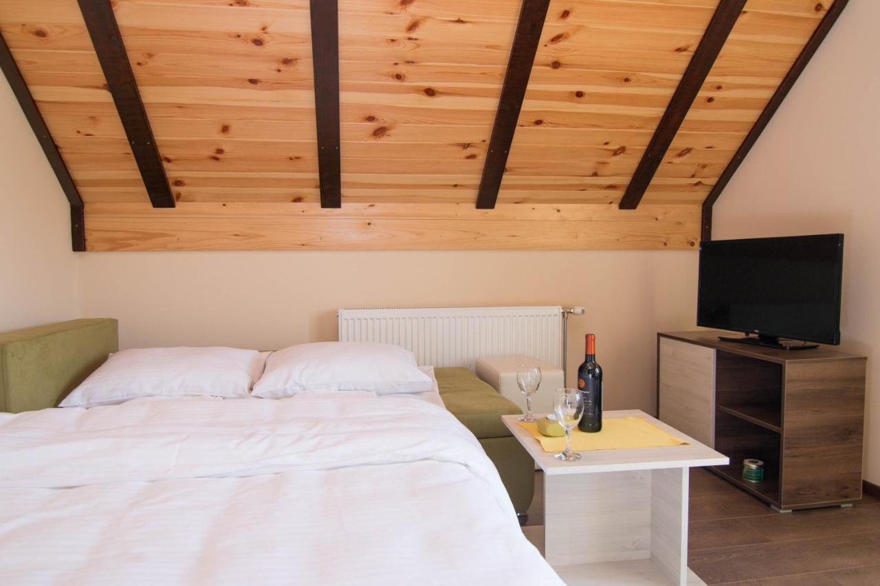 Apartmani Suncani Breg Tara ミトロバツ エクステリア 写真