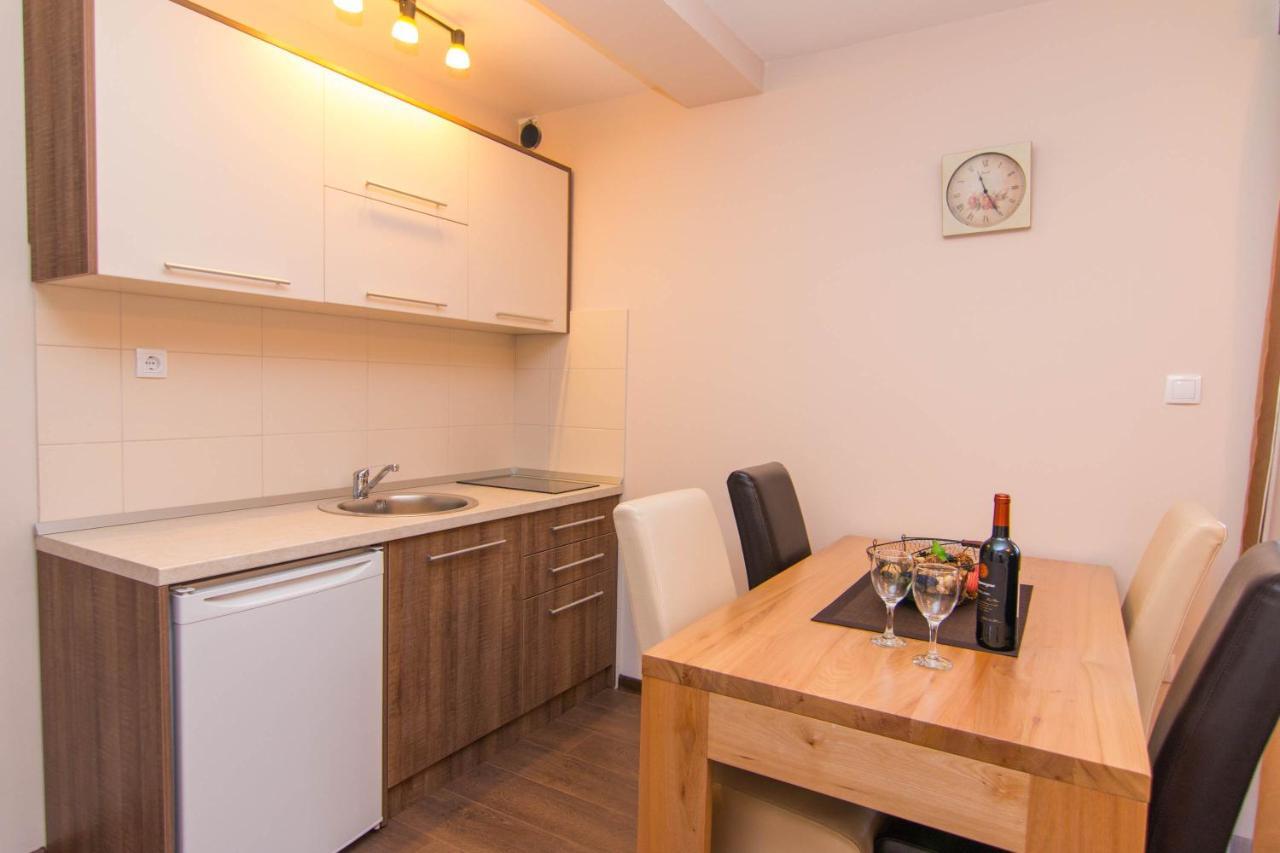Apartmani Suncani Breg Tara ミトロバツ エクステリア 写真